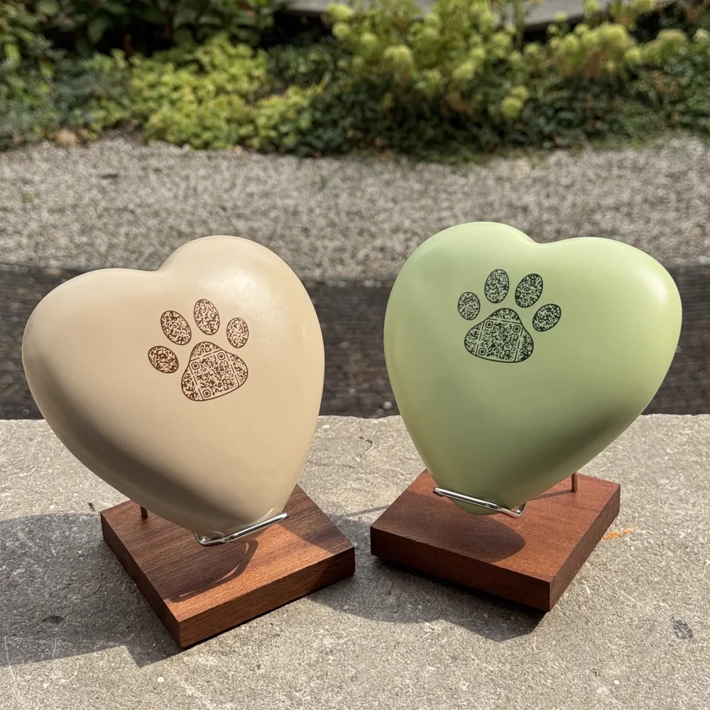 Choose the right urn or memorial stone